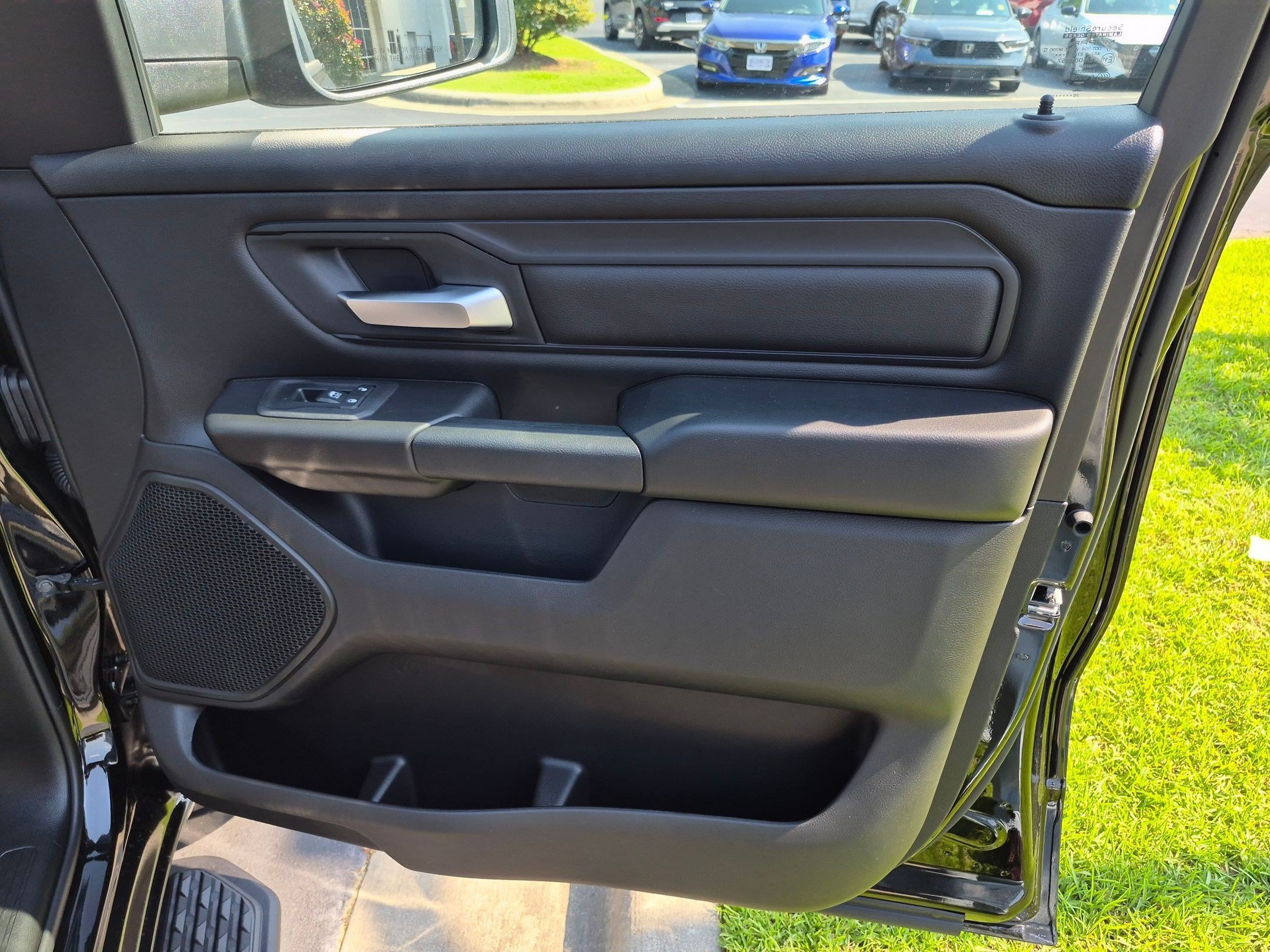 New 2026 RAM 1500 Express AWD/4WD image 19