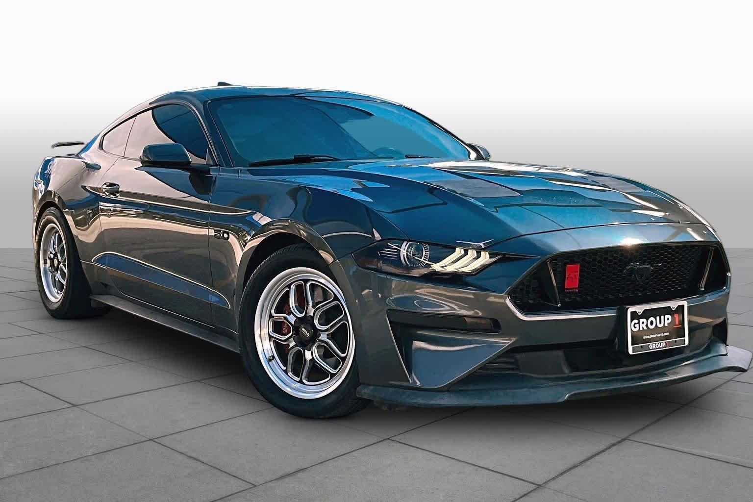 Used 2019 Ford Mustang GT Premium w/ Equipment Group 401A RWD image 3