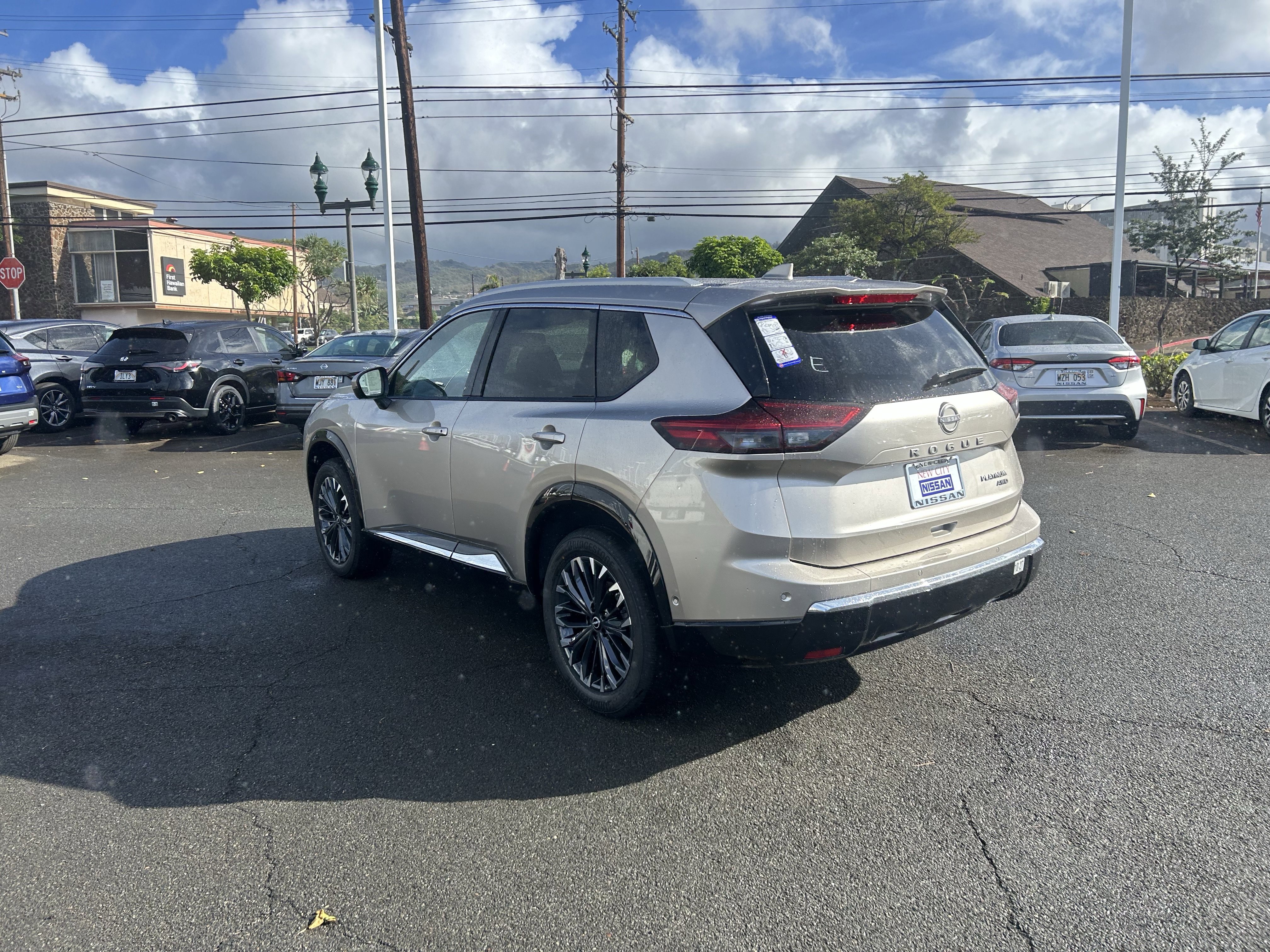 New 2026 Nissan Rogue Platinum image 4