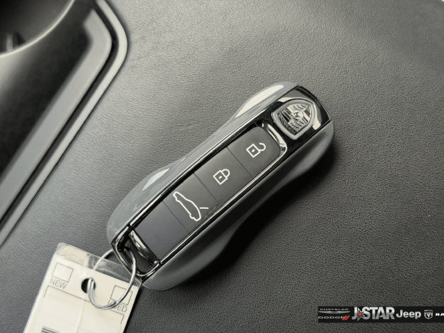 Used 2025 Porsche Panamera Turbo AWD/4WD image 31
