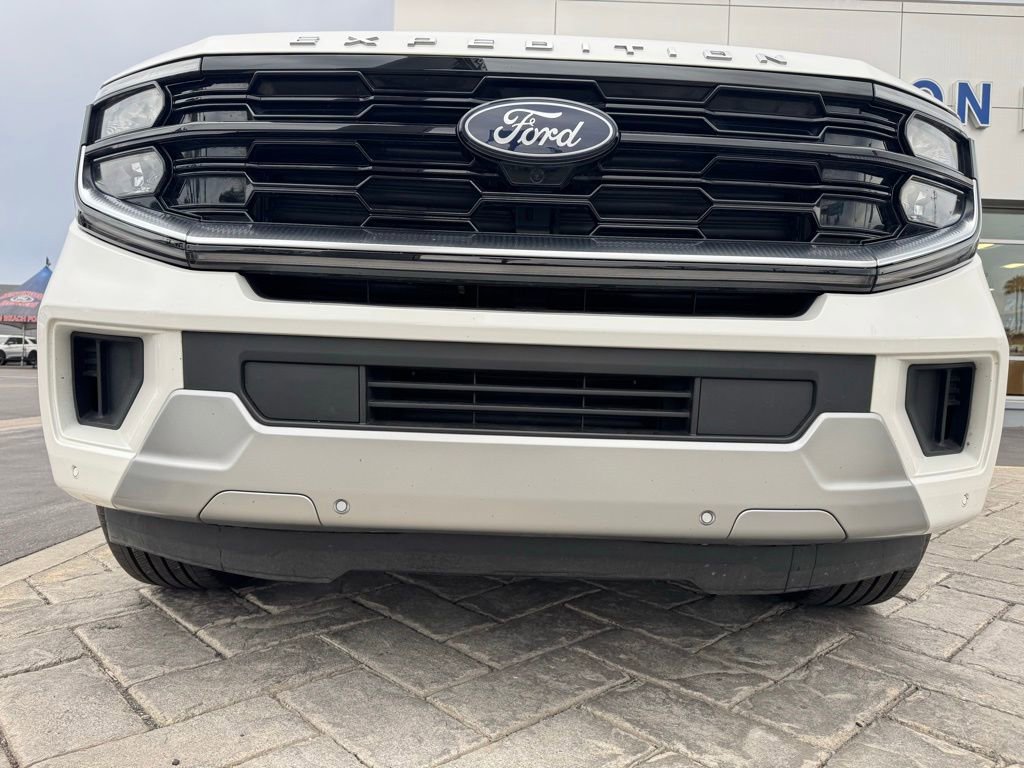 Used 2025 Ford Expedition Platinum w/ Platinum Ultimate Package image 37