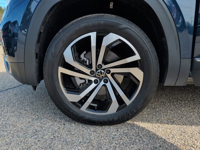 Used 2023 Volkswagen Atlas Cross Sport SEL image 32