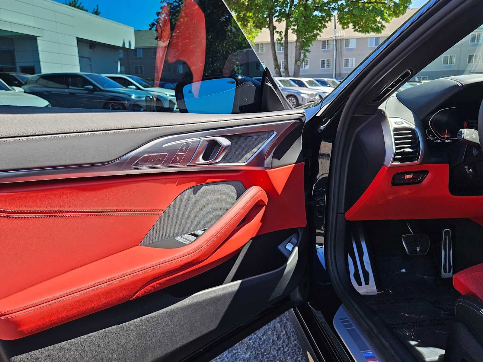 Used 2025 BMW 840i xDrive w/ Driving Assistance Package image 23