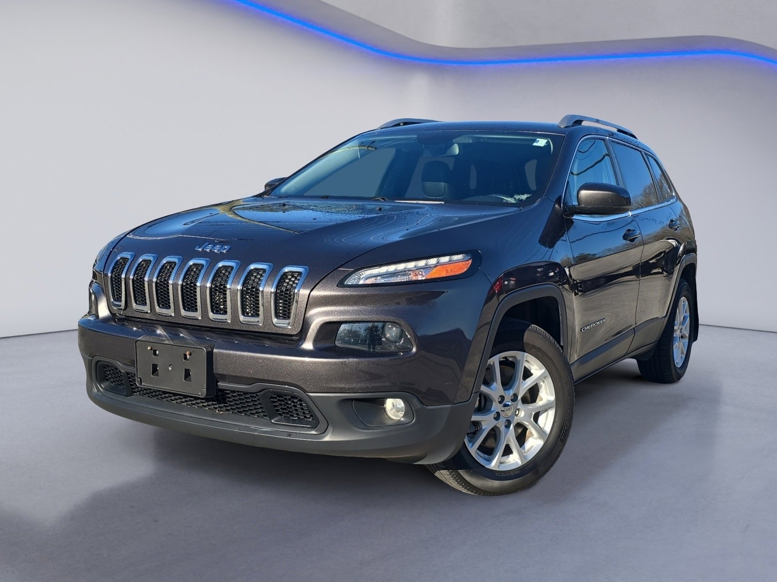 Used 2018 Jeep Cherokee Latitude Plus w/ Trailer Tow Group image 2