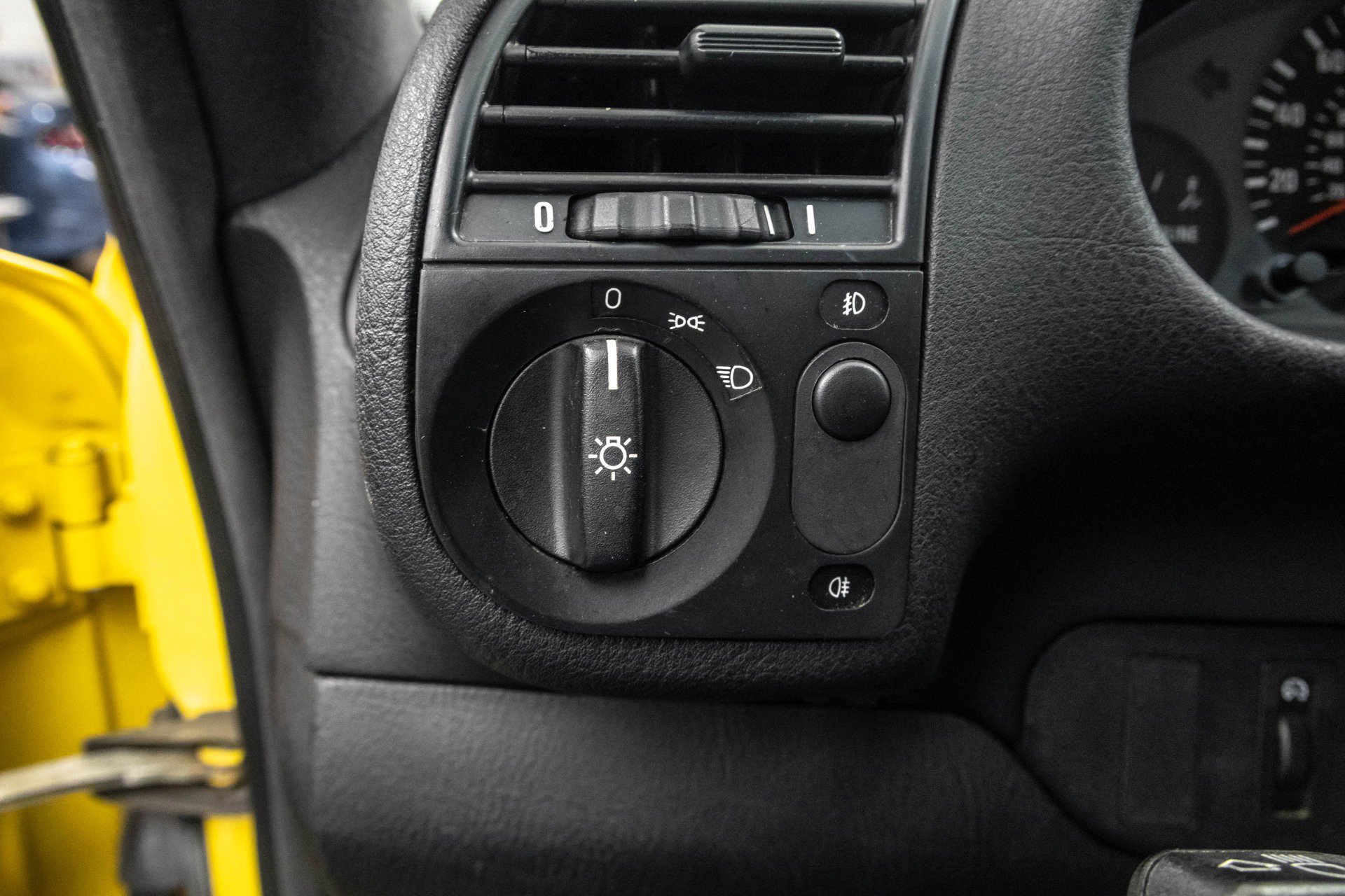 Used 1995 BMW M3 Coupe image 10