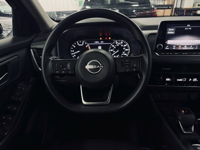 Used 2024 Nissan Rogue SV image 23