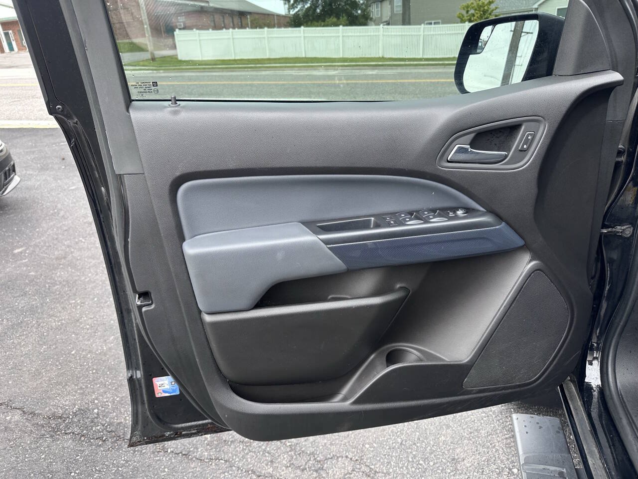 Used 2017 Chevrolet Colorado Z71 AWD/4WD image 19