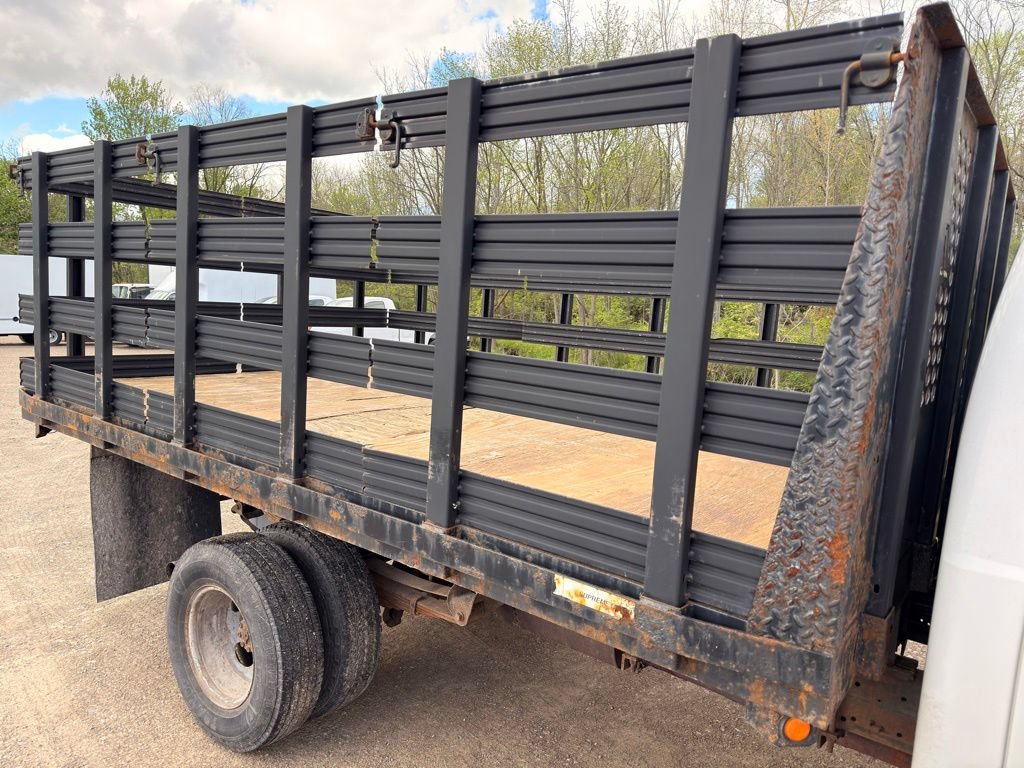Used 2002 Ford F350 2WD Regular Cab DRW Super Duty image 3