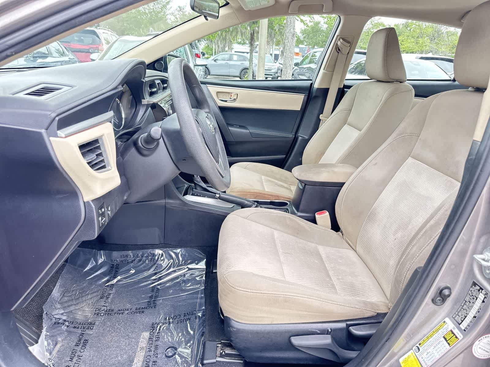 Used 2015 Toyota Corolla LE FWD image 13