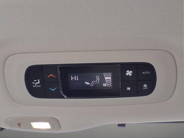 Used 2017 Chrysler Pacifica Limited w/ UConnect Theater Package image 17