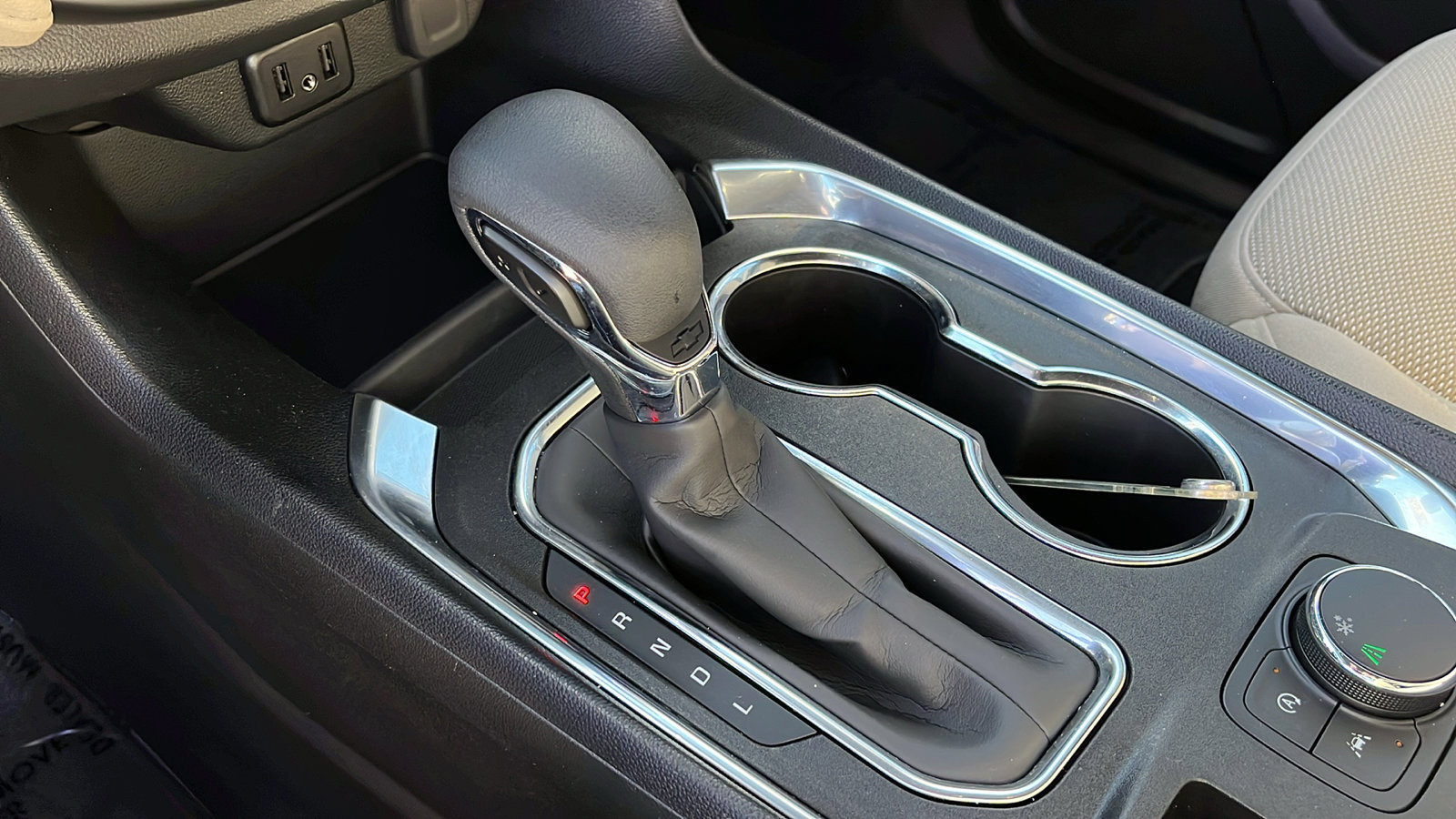 Used 2023 Chevrolet Traverse LS image 21