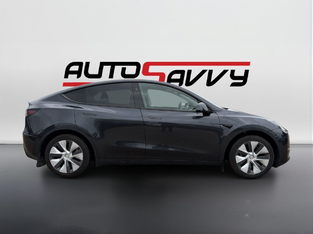 Used 2024 Tesla Model Y 2WD image 4