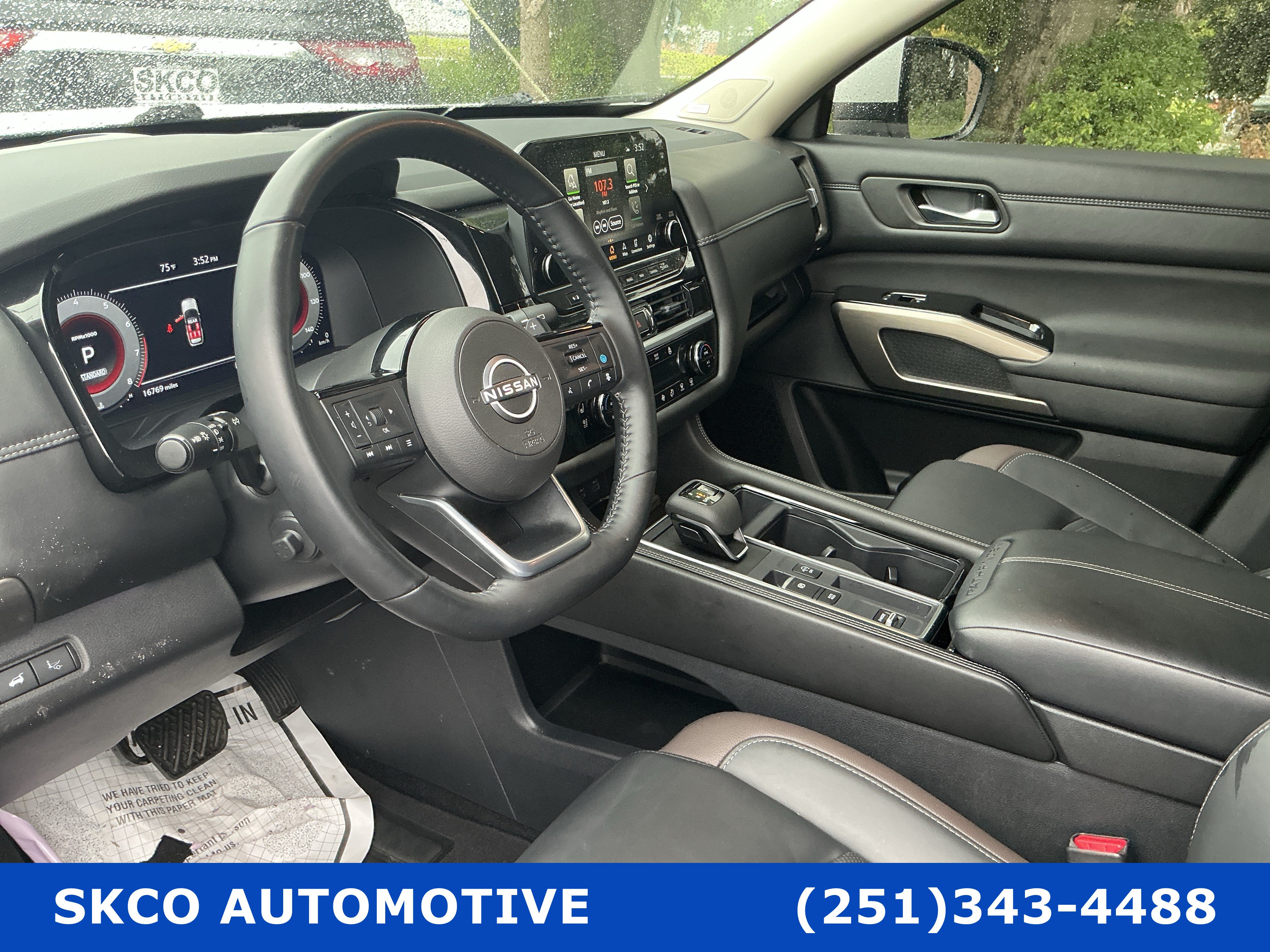 Used 2025 Nissan Pathfinder Platinum FWD image 20