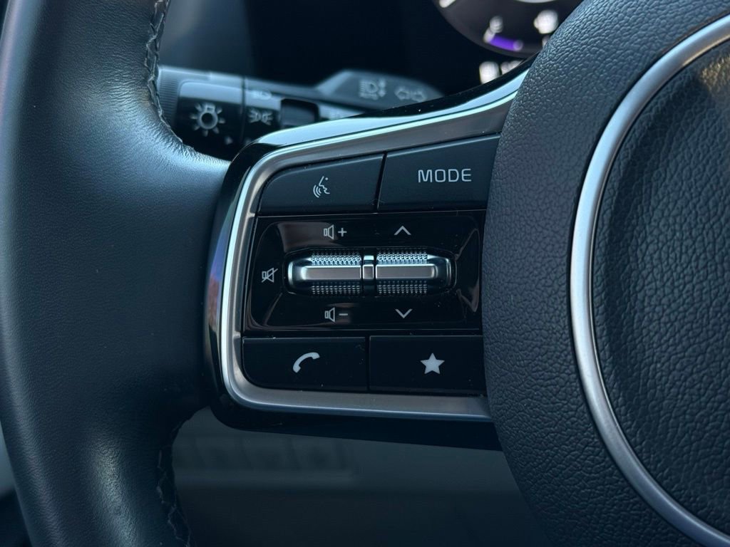 Certified 2023 Kia Carnival SX image 17