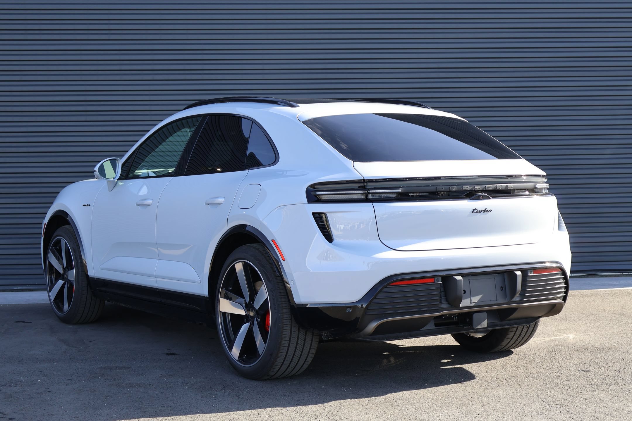 New 2026 Porsche Macan Turbo Electric AWD/4WD image 3