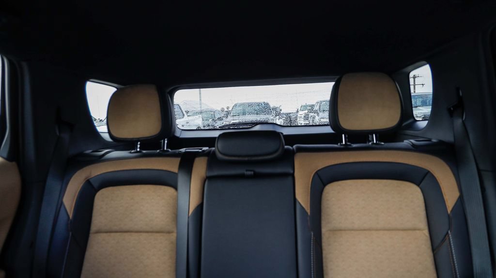 Used 2025 Chevrolet Equinox ACTIV w/ Safety and Technology Package FWD image 26