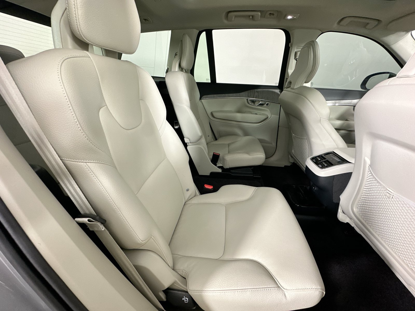 Certified 2024 Volvo XC90 B6 Plus AWD/4WD image 42