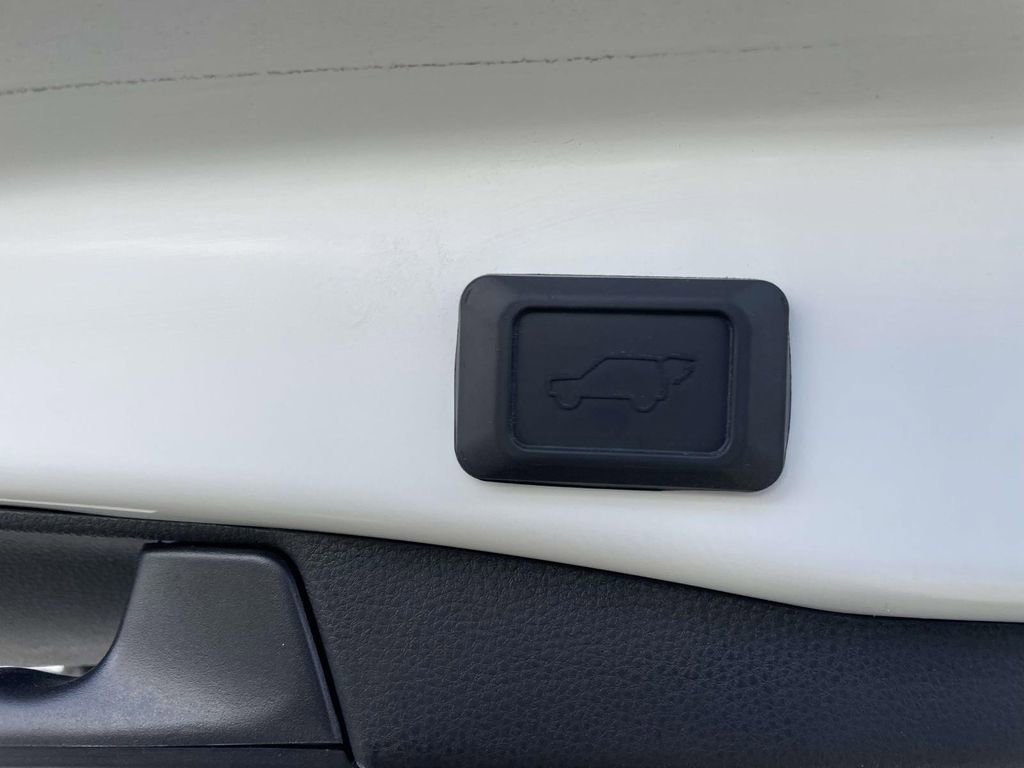 Used 2024 Toyota RAV4 Limited image 49