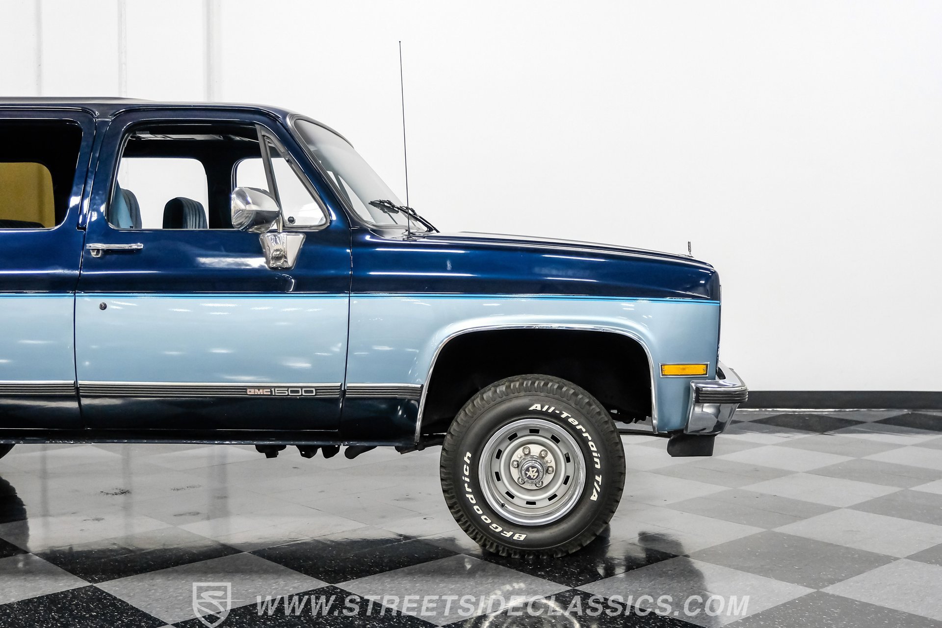 Used 1990 GMC Suburban 4WD image 29