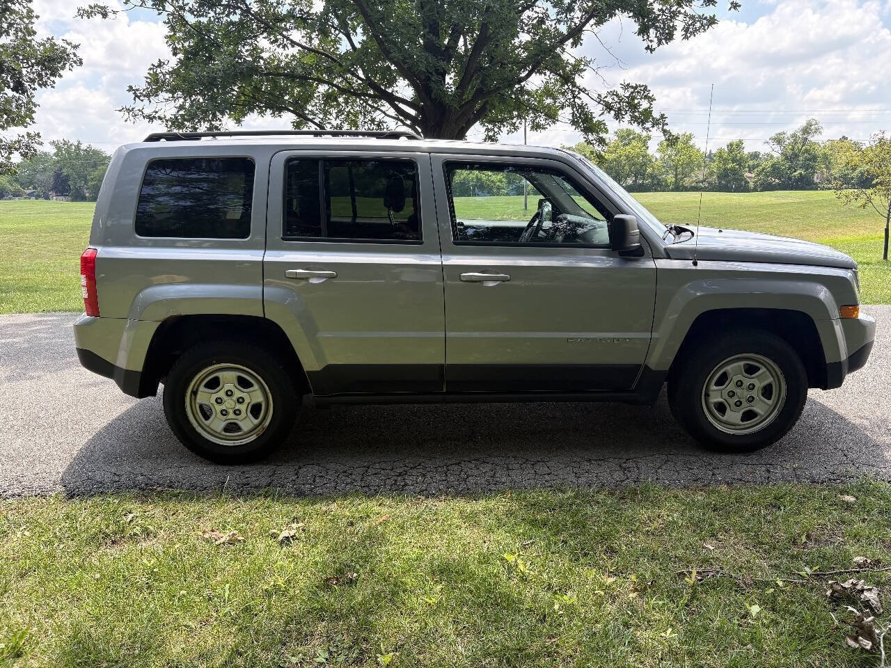 Used 2016 Jeep Patriot Sport w/ Power Value Group AWD/4WD image 10