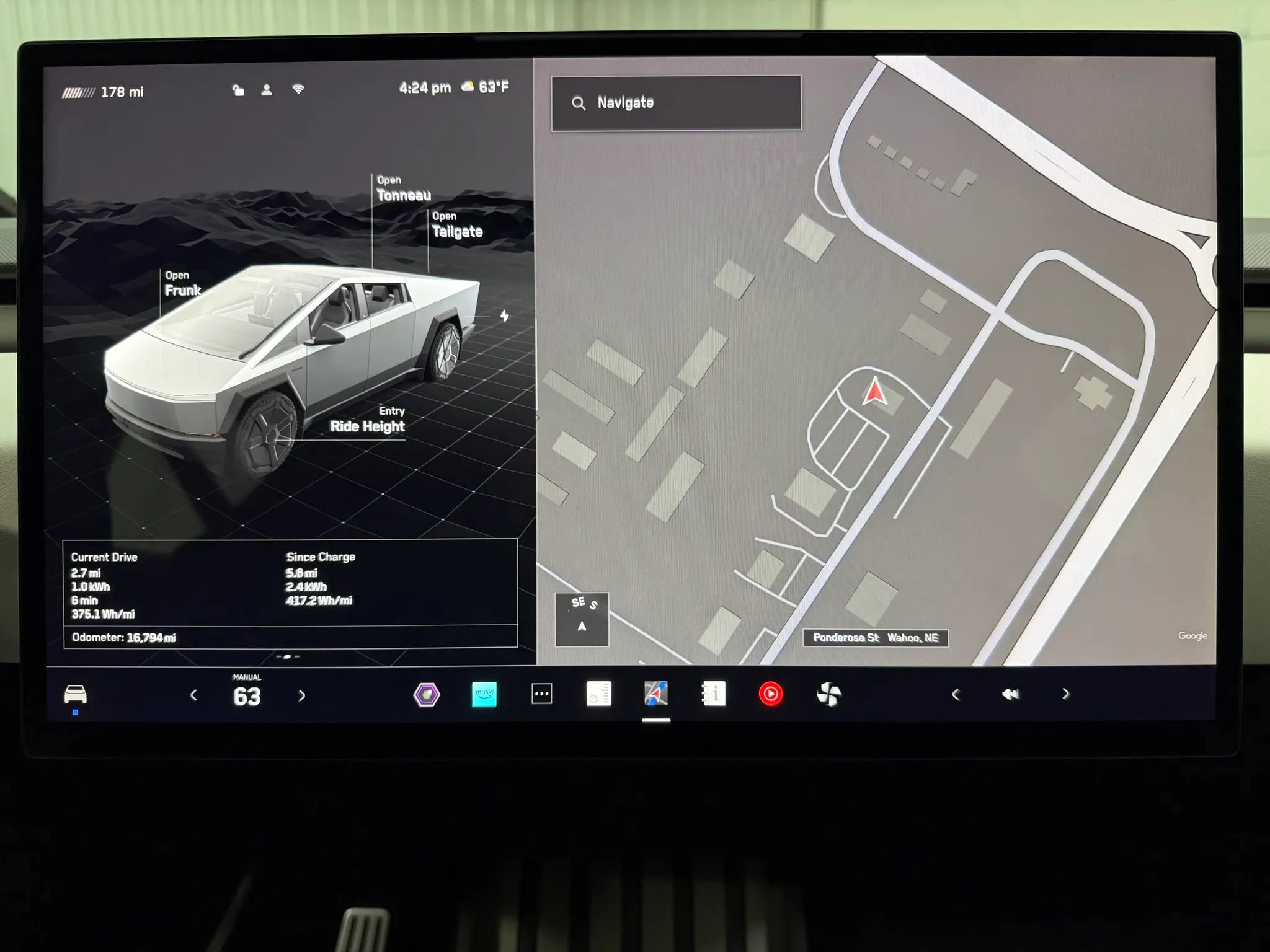 Used 2024 Tesla Cybertruck AWD Crew Cab image 23