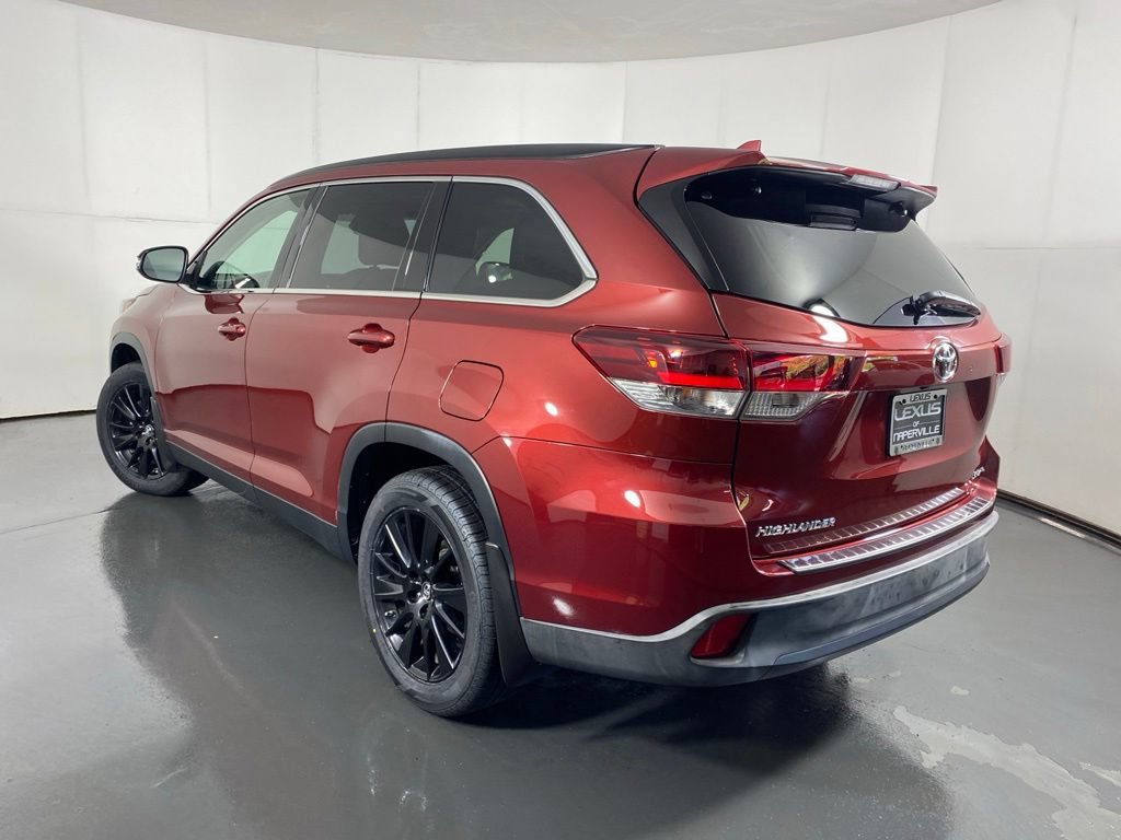 Used 2019 Toyota Highlander SE AWD/4WD image 10