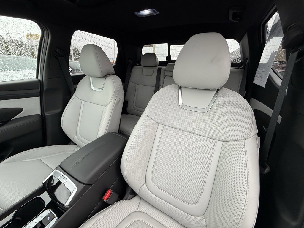 Certified 2025 Hyundai Santa Cruz Limited image 12