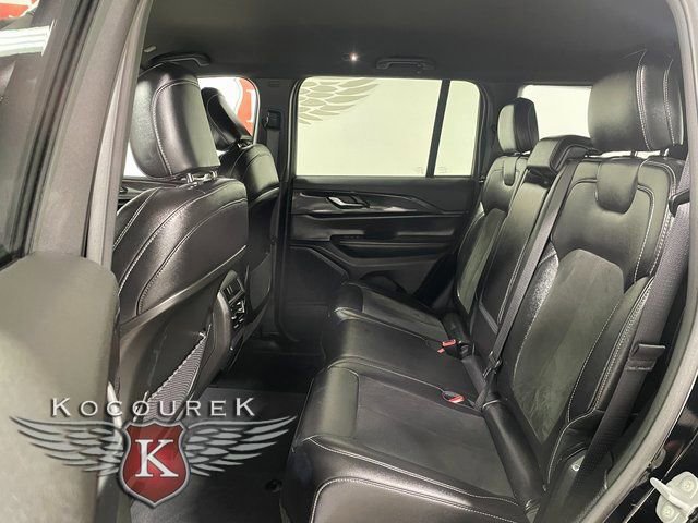 Used 2023 Jeep Grand Cherokee Altitude image 20