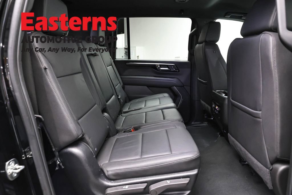 Used 2025 Chevrolet Suburban Z71 AWD/4WD image 25