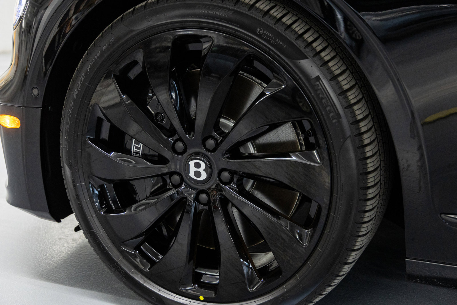 New 2026 Bentley Flying Spur Plug-In Hybrid AWD/4WD image 16