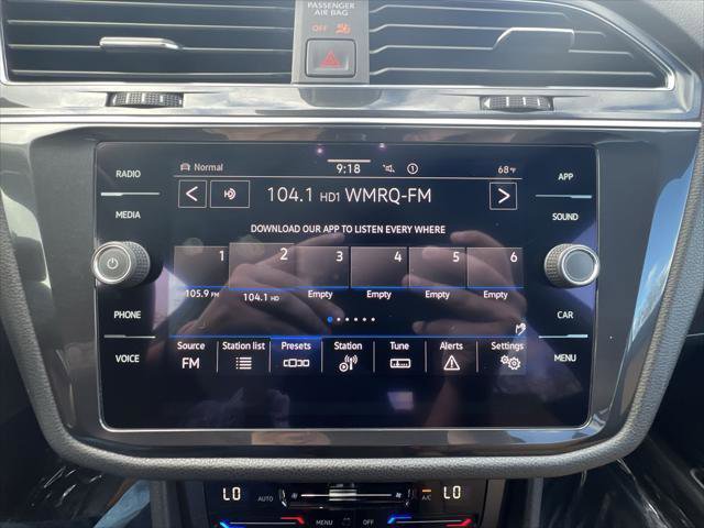 Certified 2022 Volkswagen Tiguan SE R-Line AWD/4WD image 16