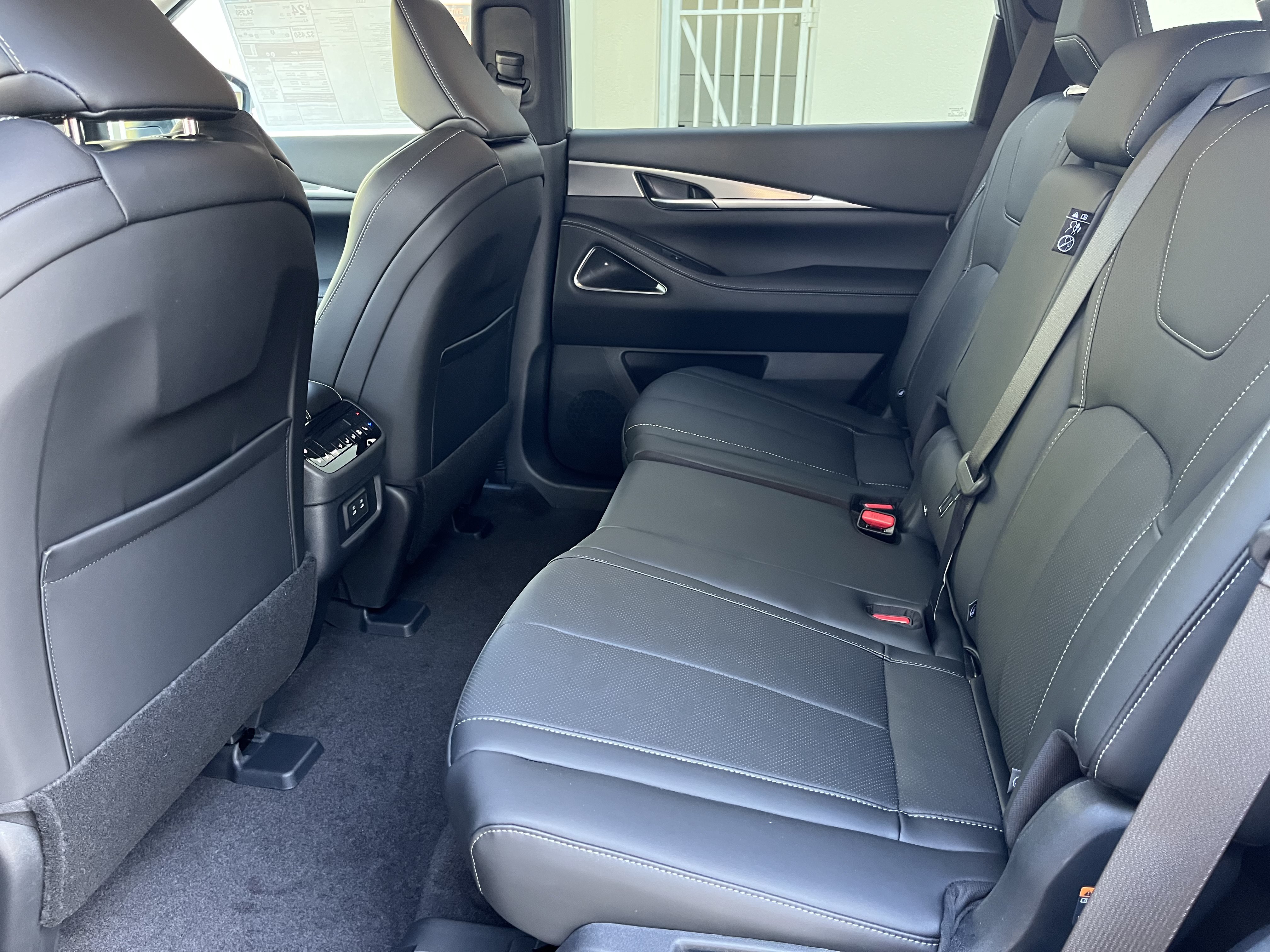 New 2027 INFINITI QX60 Luxe w/ Cargo Package FWD image 14