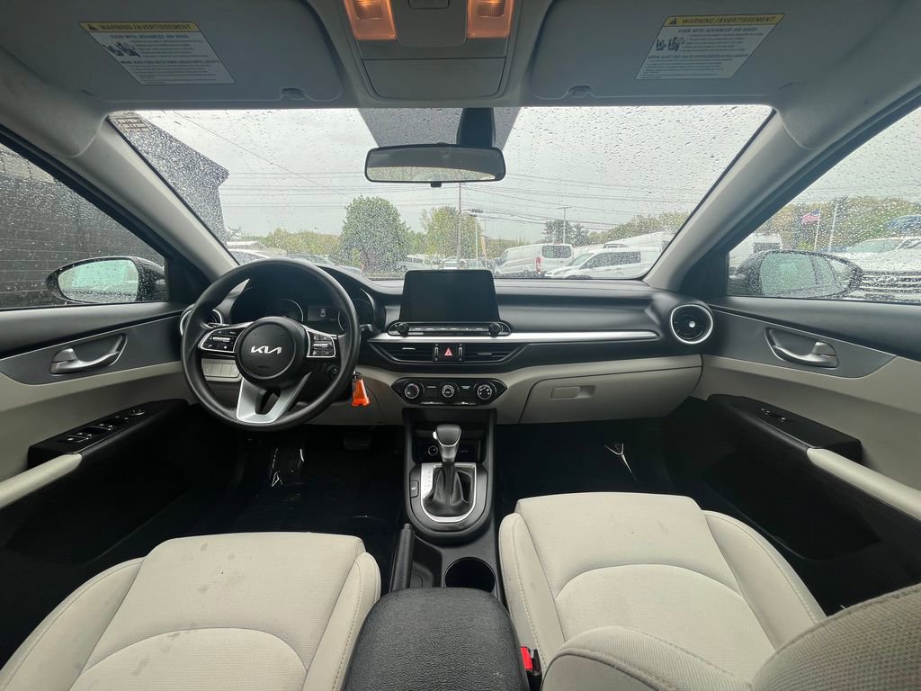 Used 2022 Kia Forte LXS FWD image 17