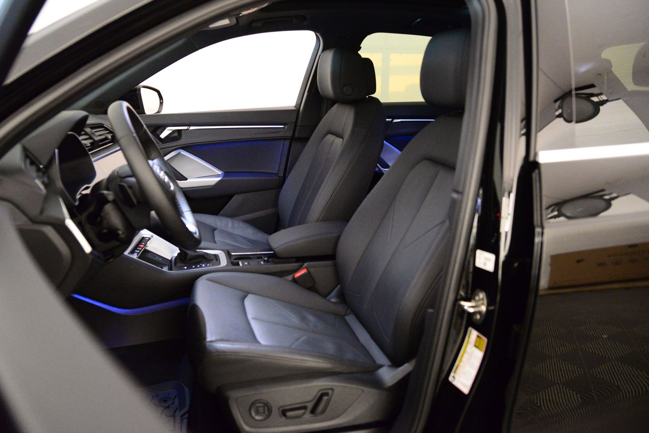 Used 2025 Audi Q3 2.0T Premium Plus w/ Premium Plus Package image 5