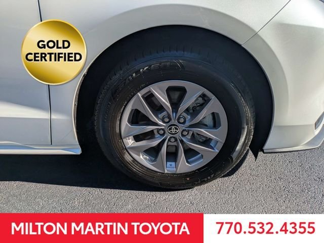Certified 2026 Toyota Sienna XLE FWD image 13
