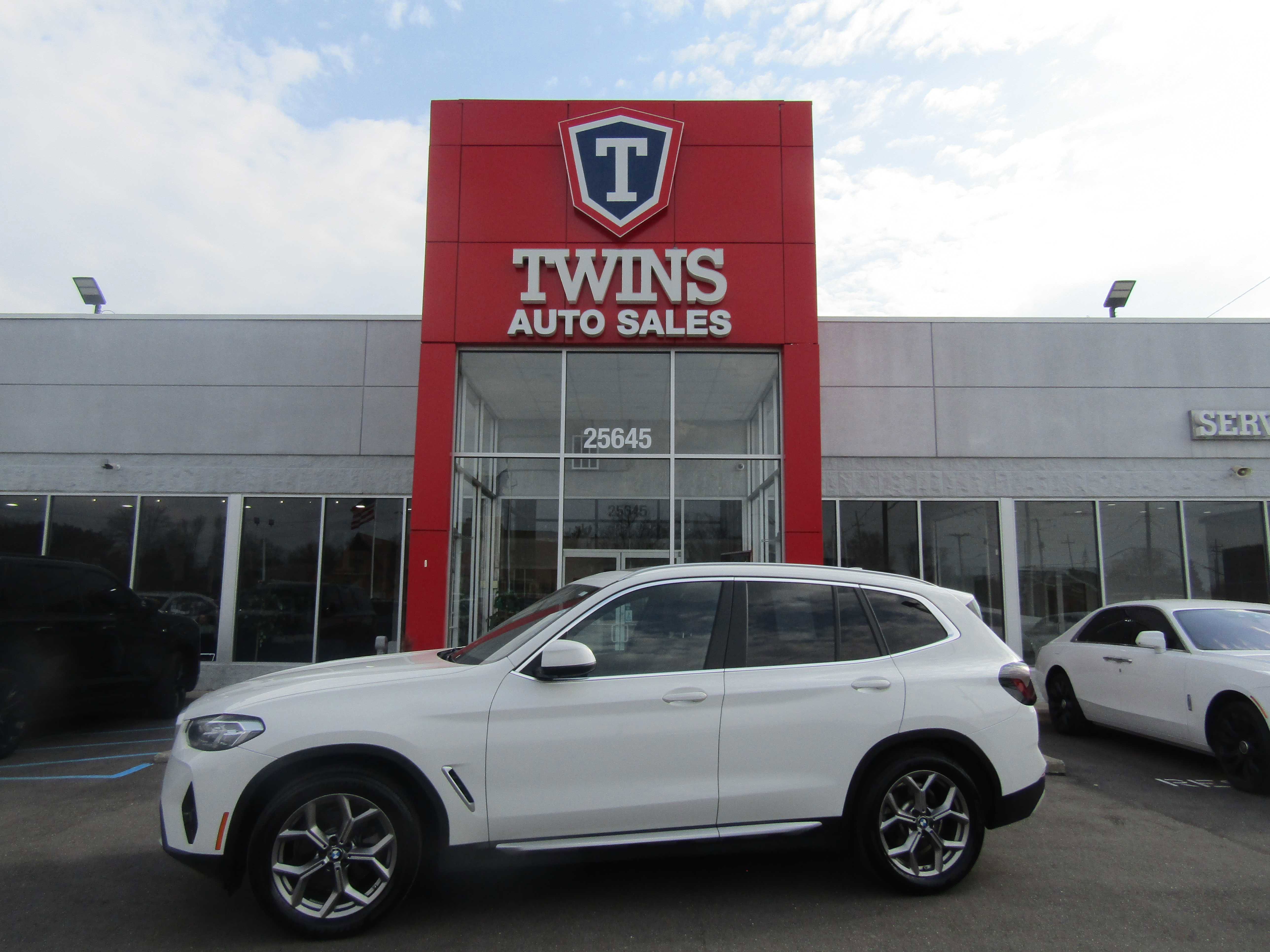 Used 2022 BMW X3 xDrive30i w/ Premium Package image 1