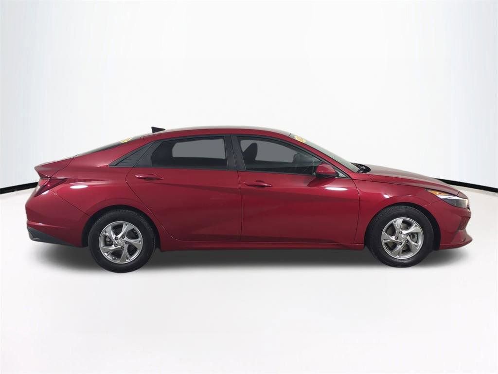 Certified 2022 Hyundai Elantra SE image 4