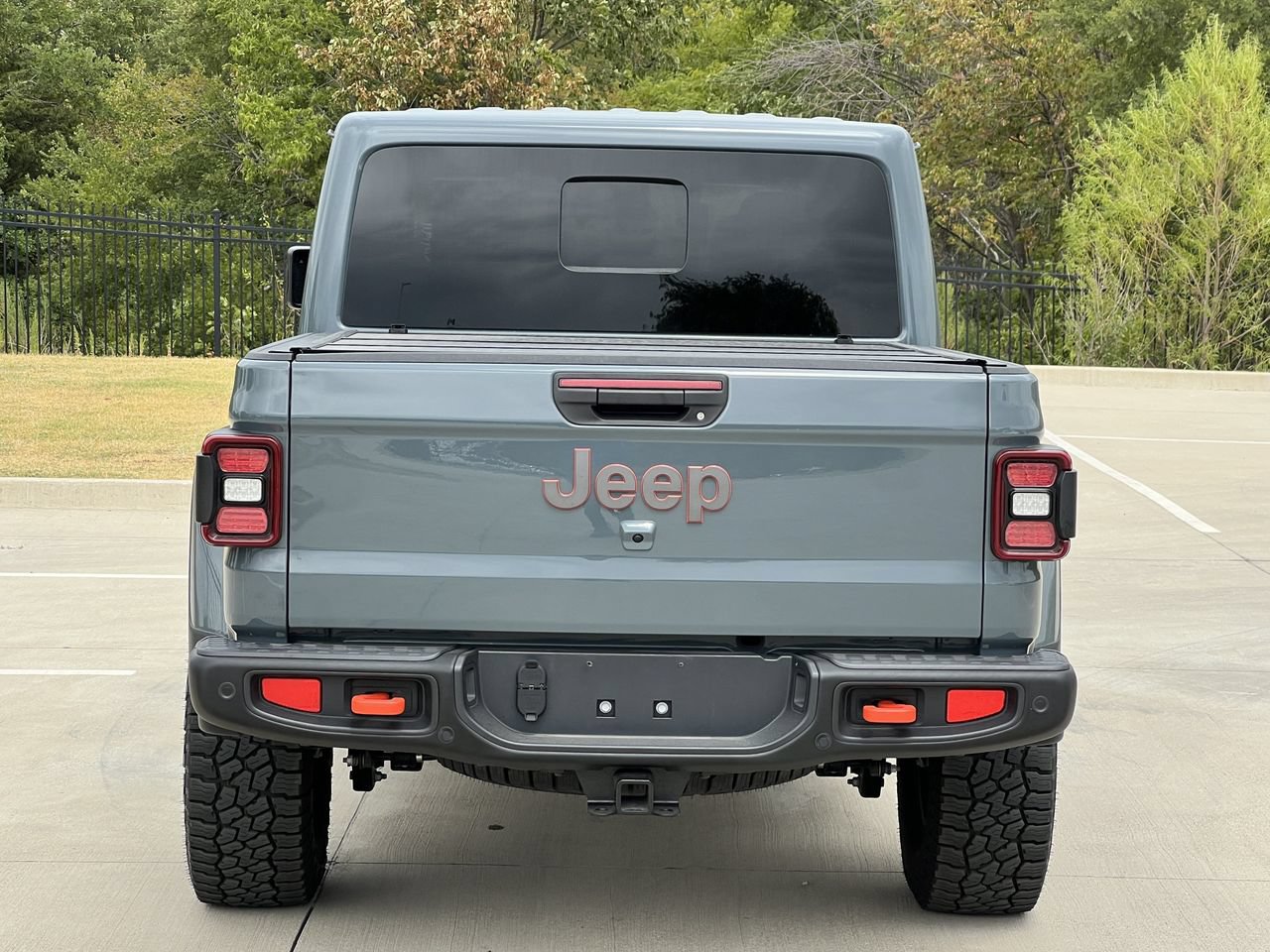 Used 2025 Jeep Gladiator Mojave AWD/4WD image 5