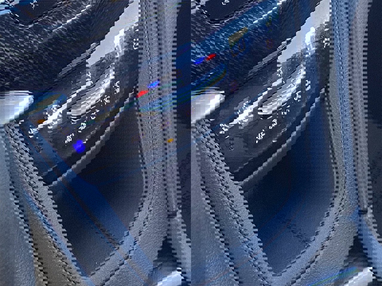 Certified 2025 Cadillac XT6 Premium Luxury image 30