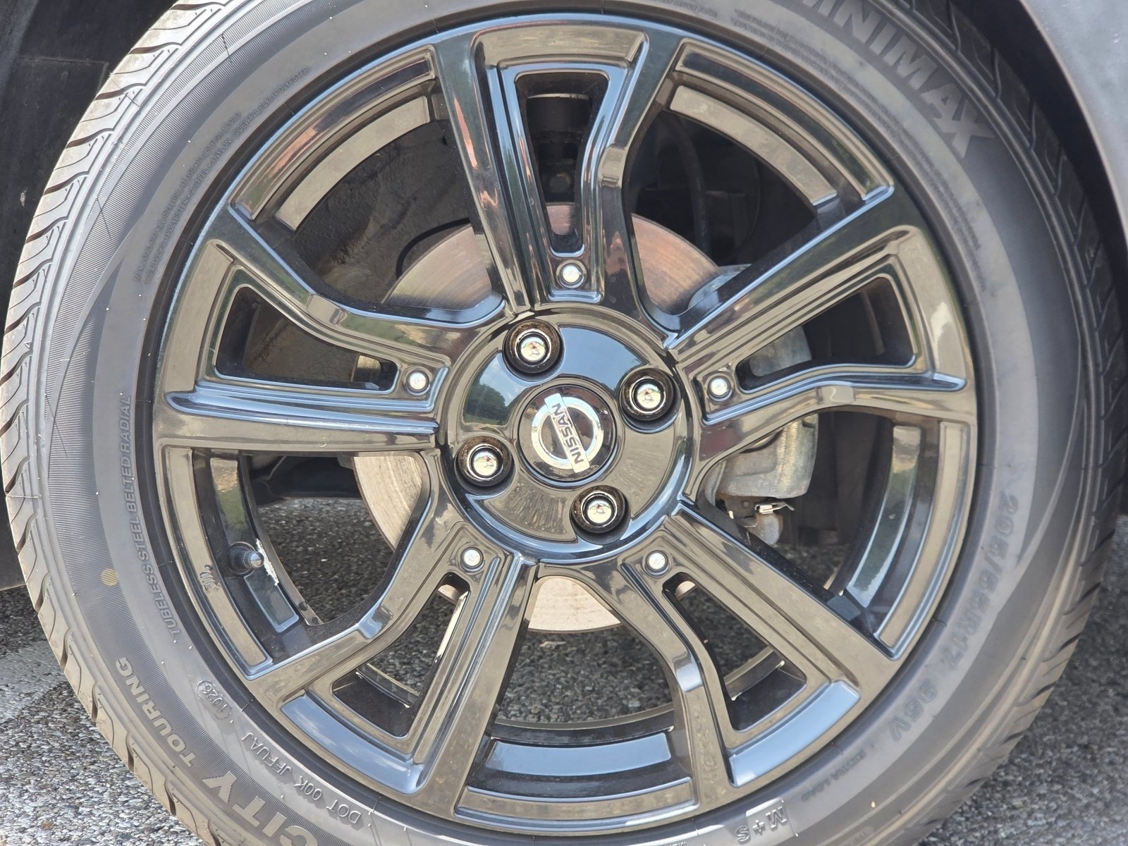 Used 2020 Nissan Kicks SR FWD image 19