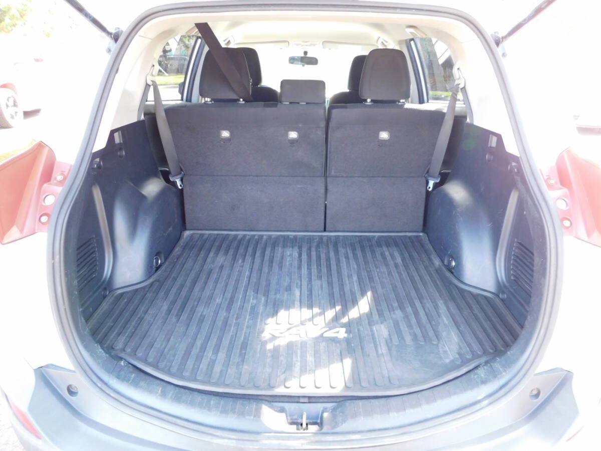 Used 2015 Toyota RAV4 LE AWD/4WD image 5