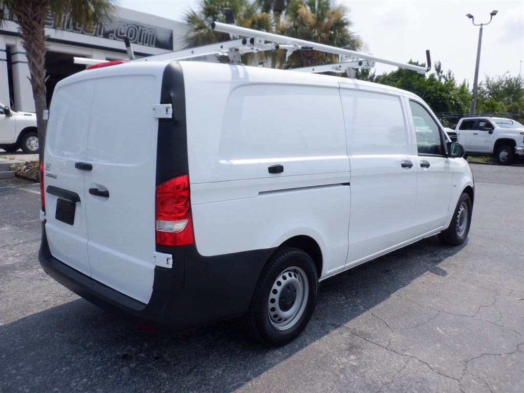 Used 2023 Mercedes-Benz Metris image 7