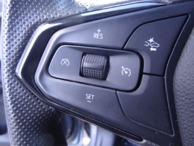 Used 2024 Chevrolet Trax LT FWD image 16