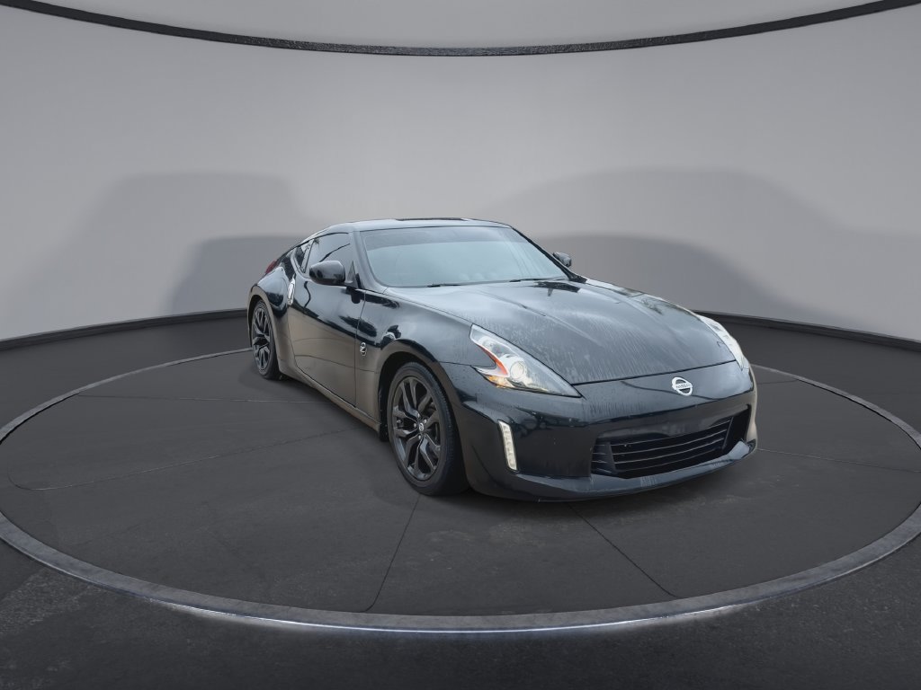 Used 2020 Nissan 370Z Coupe RWD image 3