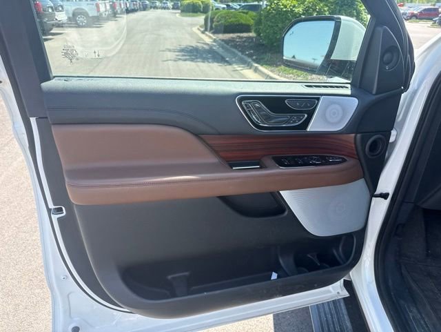 Used 2024 Lincoln Navigator L Reserve AWD/4WD image 8