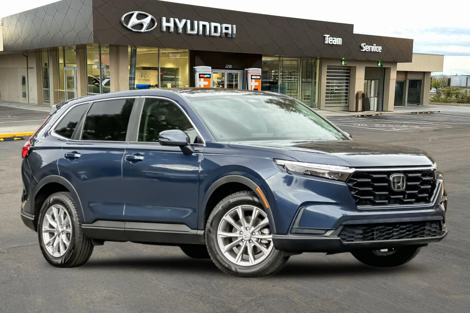 Used 2024 Honda CR-V EX image 2