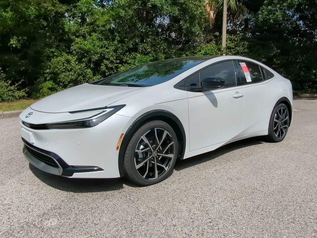 New 2025 Toyota Prius XSE image 2