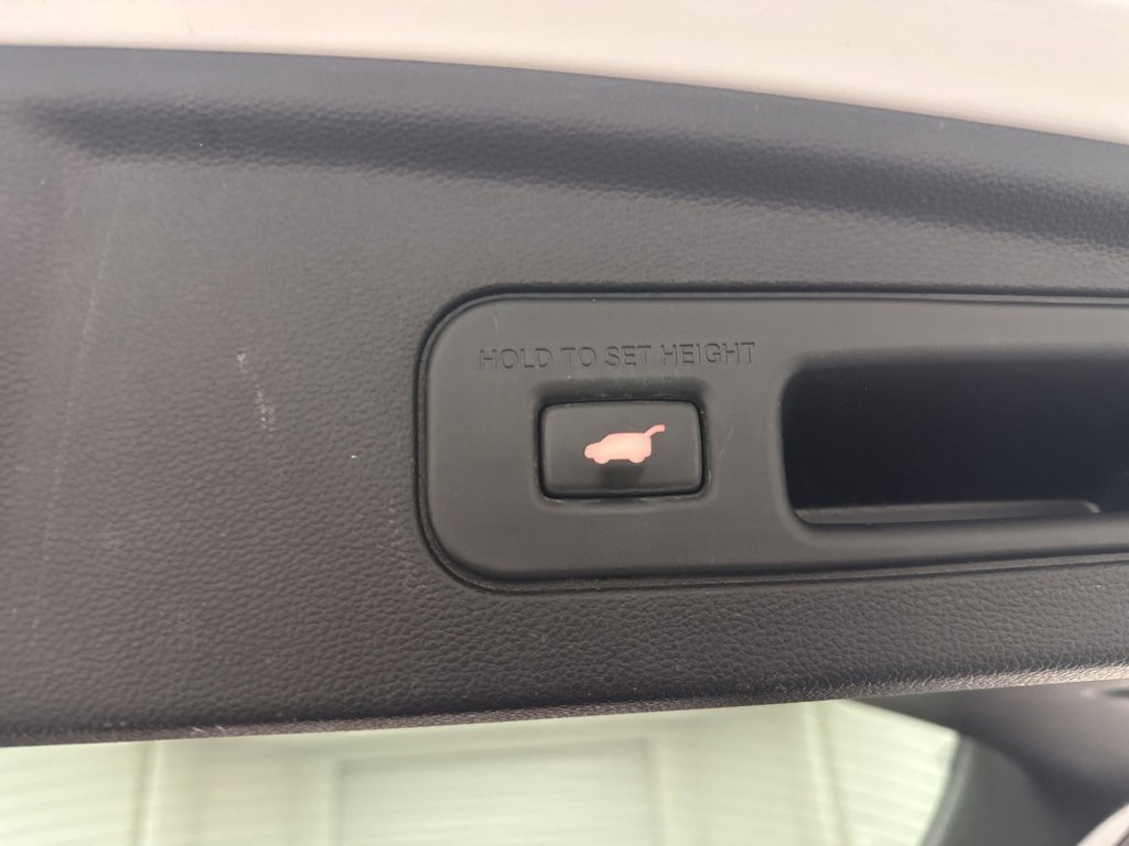 Used 2022 Acura MDX A-Spec image 30