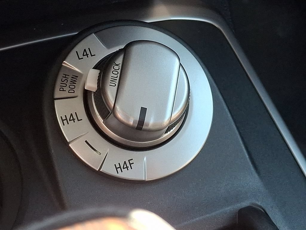 Used 2018 Toyota 4Runner Limited AWD/4WD image 28