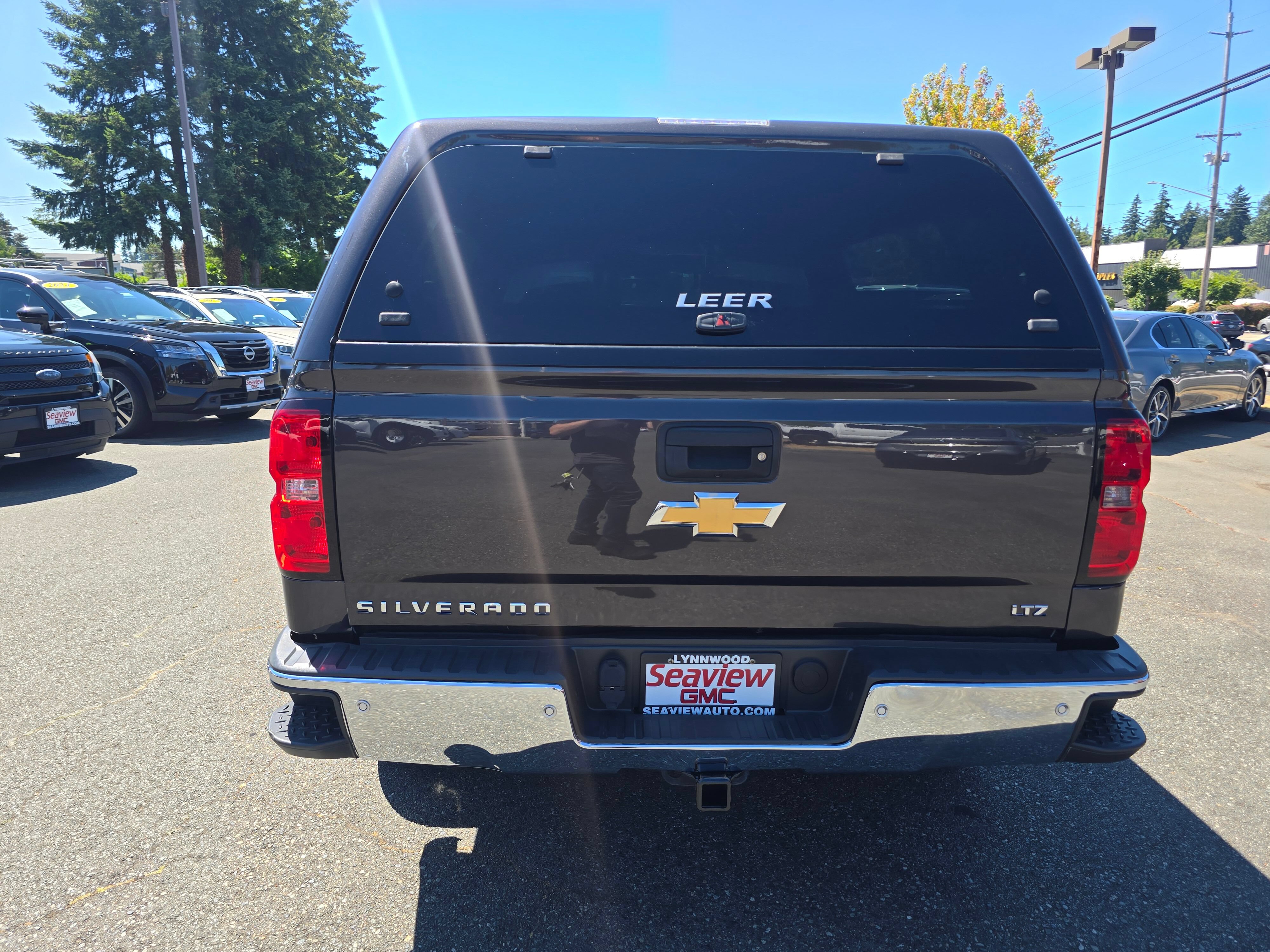 Used 2015 Chevrolet Silverado 1500 LTZ Z71 w/ LTZ Plus Package AWD/4WD image 6